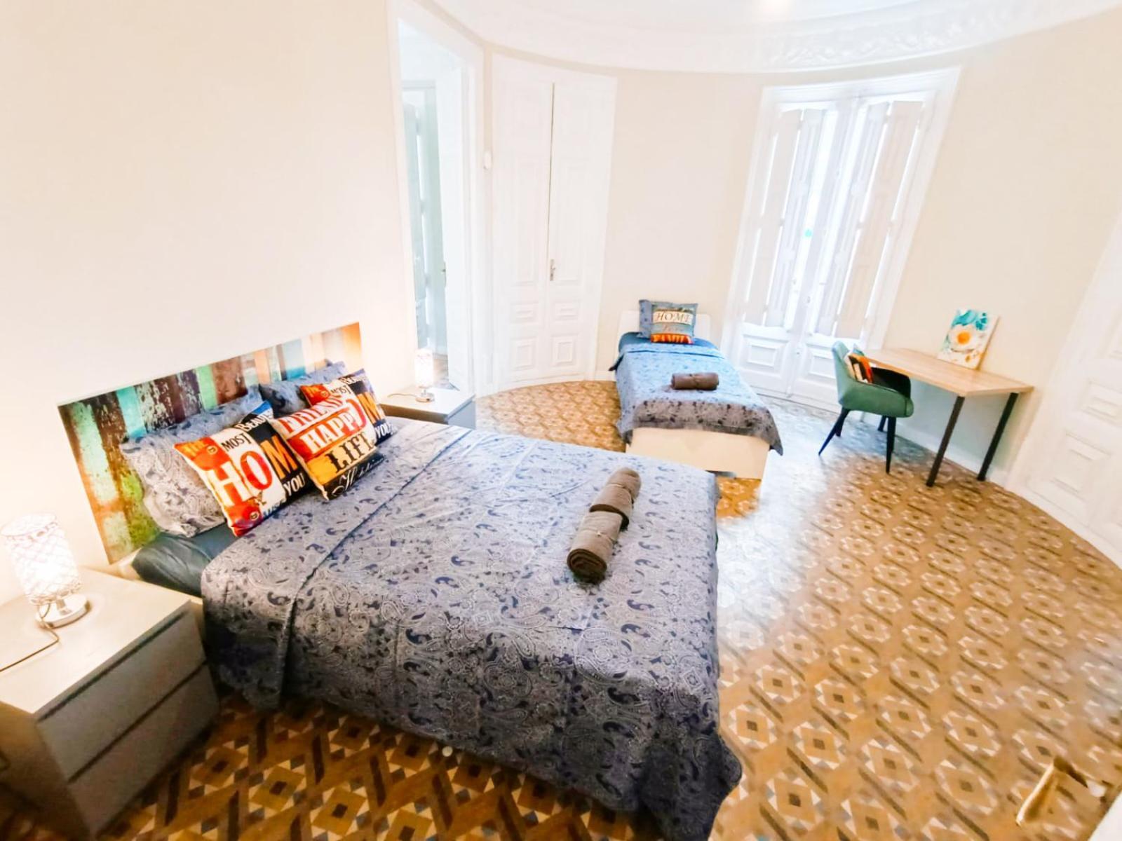 Private Rooms By Plaza Catalunya 바르셀로나 외부 사진