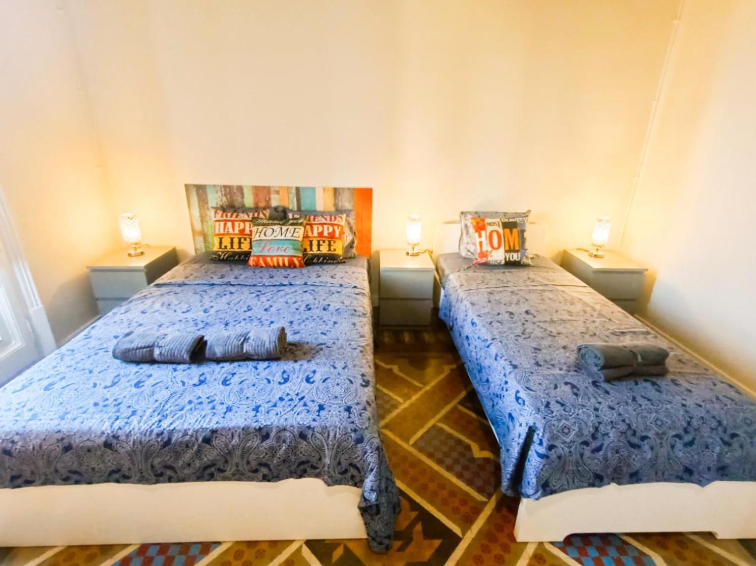 Private Rooms By Plaza Catalunya 바르셀로나 외부 사진