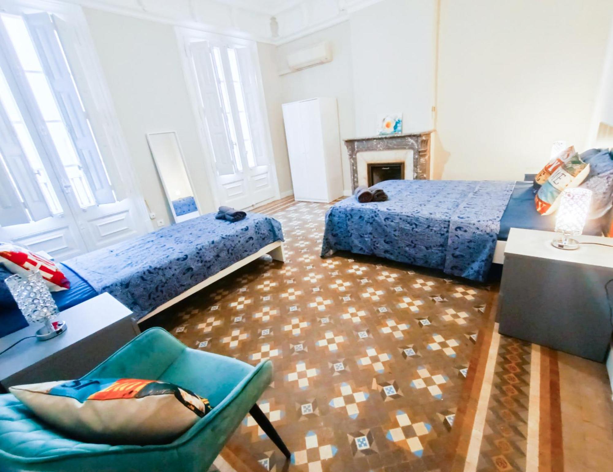 Private Rooms By Plaza Catalunya 바르셀로나 외부 사진