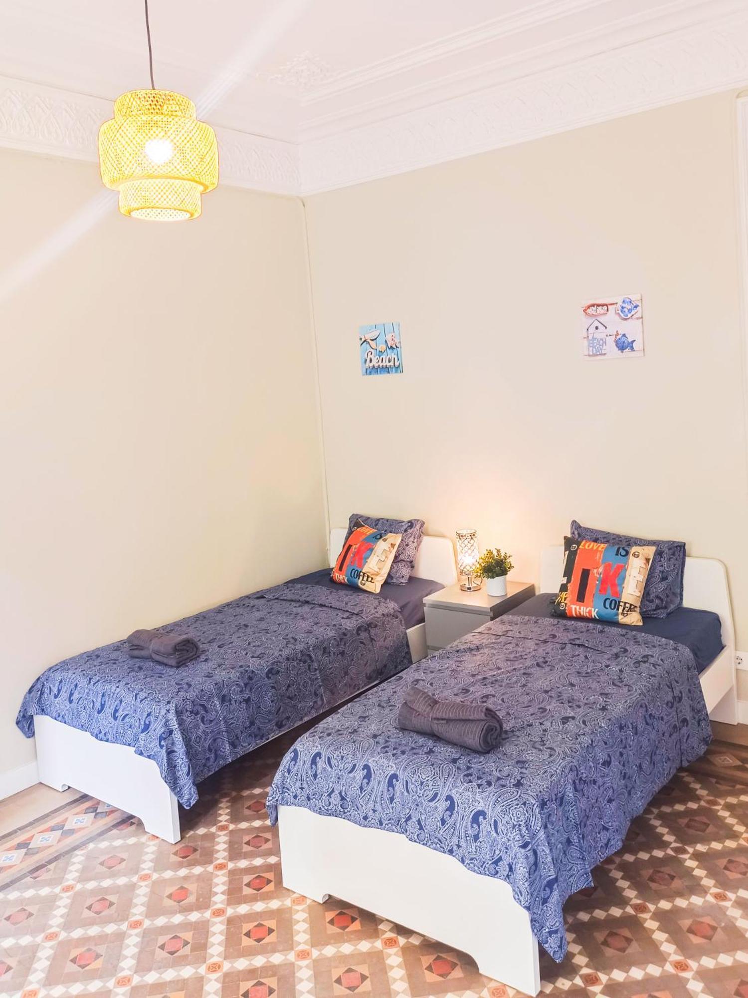 Private Rooms By Plaza Catalunya 바르셀로나 외부 사진
