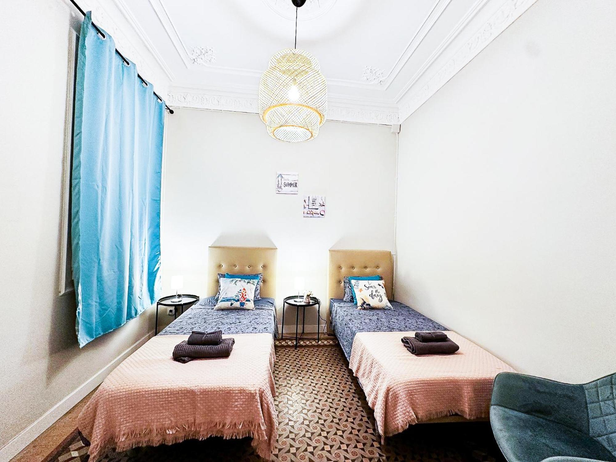 Private Rooms By Plaza Catalunya 바르셀로나 외부 사진