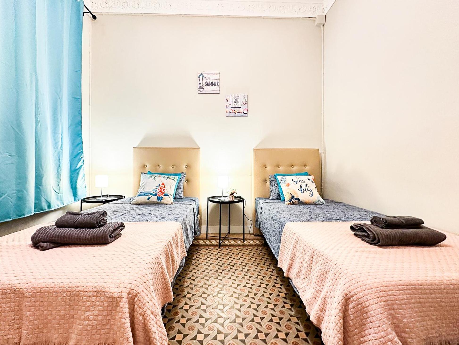 Private Rooms By Plaza Catalunya 바르셀로나 외부 사진